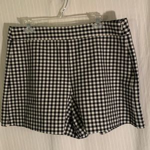 💰Gap gingham plaid shorts. Size 16